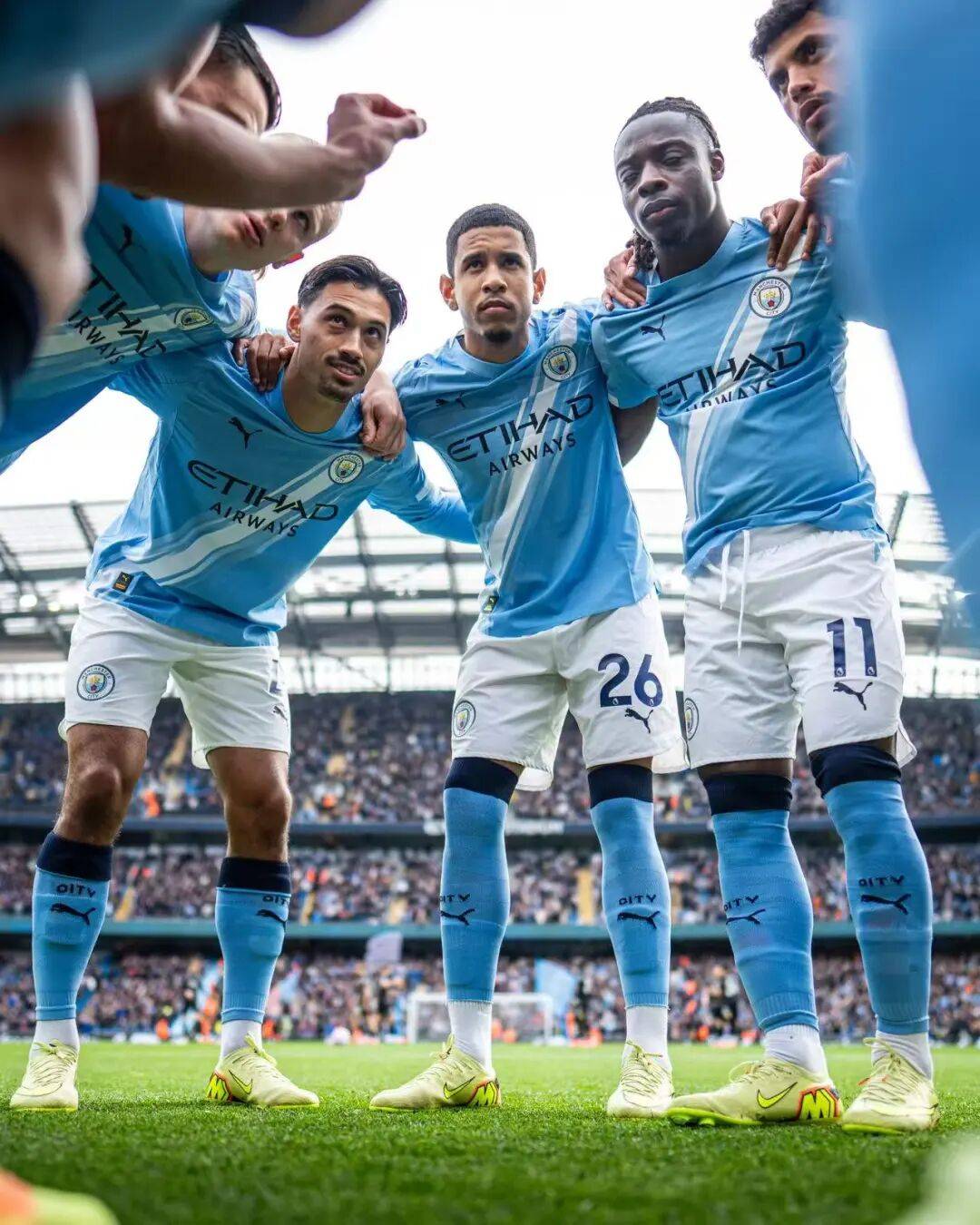 罗德里戈欧冠对曼城打入5球，仅次于梅西、姆巴佩、本泽马（欧冠战曼城斩获5球，罗德里戈此项数据仅逊梅西、姆巴佩、本泽马）