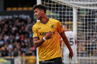 康宁汉姆空砍大三双，8次失误&关键两罚不中背锅（康宁汉姆大三双难救主，8失误+关键两罚不中成背锅点）