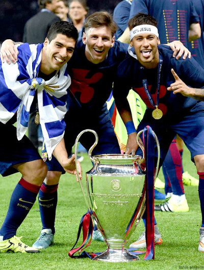 斯洛特：萨拉赫一直对俱乐部和队友很重要，队友有事不会愉快（斯洛特：萨拉赫对俱乐部和队友始终至关重要，队友有事也难言愉快）