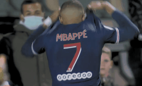 德甲战报：昂达夫戴帽+绝平，多特蒙德3-3斯图加特（德甲快讯：昂达夫上演帽子戏法压哨扳平，多特蒙德3-3战平斯图加特）