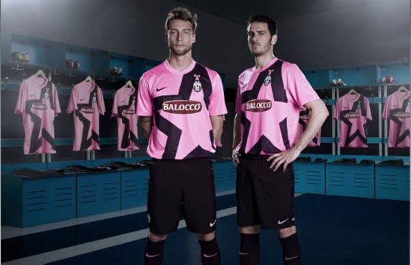 略伦特：很高兴保持不败战绩，和这些优秀球员并肩作战很轻松（略伦特：为不败延续感到欣喜，与顶尖队友并肩作战轻松自如）