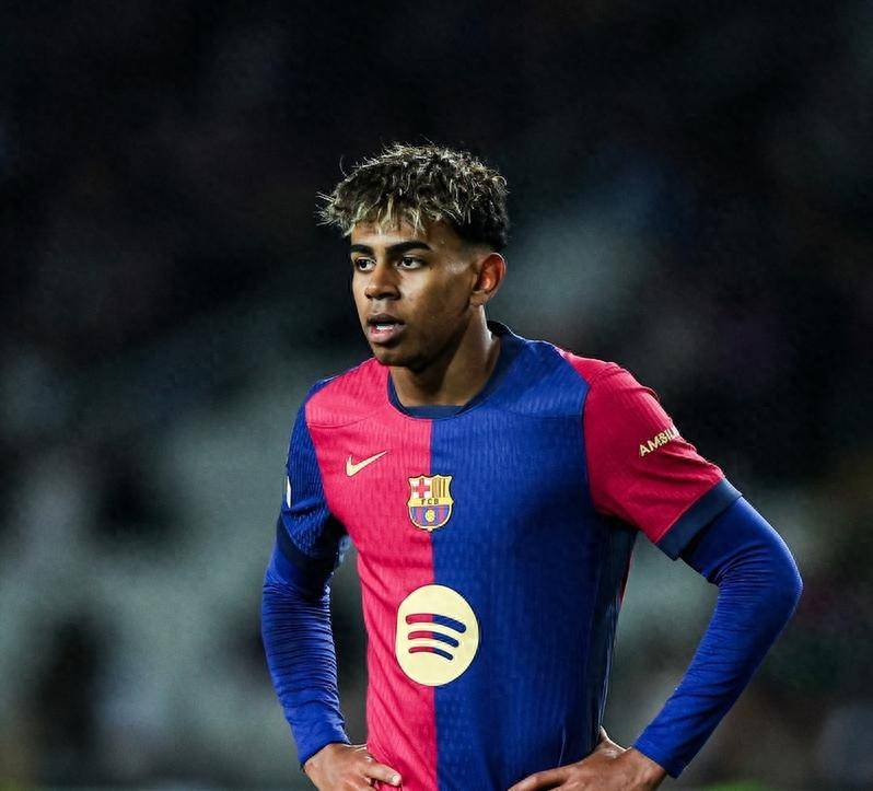 NBA球员数据榜：字母哥助攻领跑,（NBA球员数据排行：字母哥助攻居首）