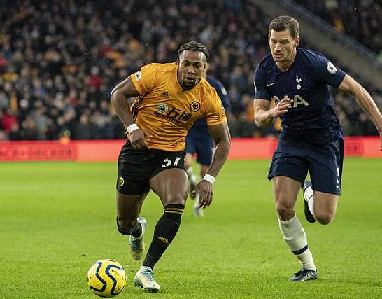 韧性十足！桑德兰让二追三击败伯恩茅斯，追平球队16-17赛季英超总胜场（顽强逆转！桑德兰0-2落后3-2击败伯恩茅斯，追平16／17赛季英超胜场纪录）