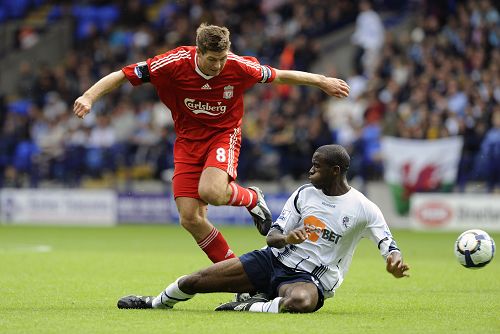 湖人浓眉哥篮下统治球队获胜（浓眉内线统治助湖人取胜）